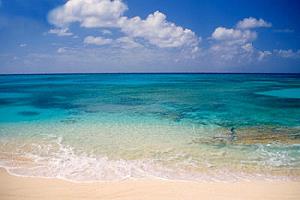 Barrier reef in open lagoon, less fish!